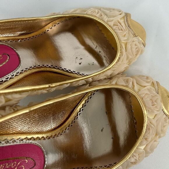 Vintage Poetic License Rosette Floral Cream Heels Wedding Heels - Picture 3 of 8